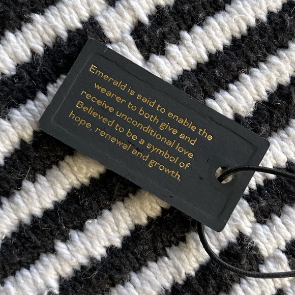 14k Gold Ring - Picture 5 of 5